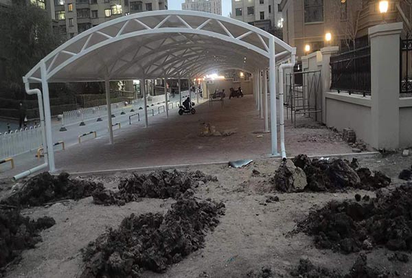 長春膜結(jié)構(gòu)的膜頂怎么才能不易積雪！