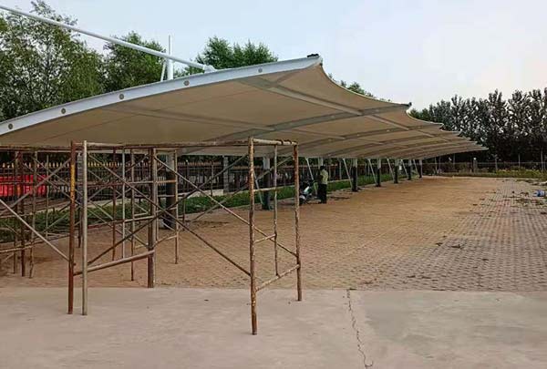 長春膜結(jié)構(gòu)車棚有哪些功用？