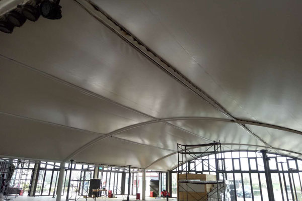 長(zhǎng)春張拉膜搭建：揭秘安全、美觀與功能兼?zhèn)涞那疤釛l件